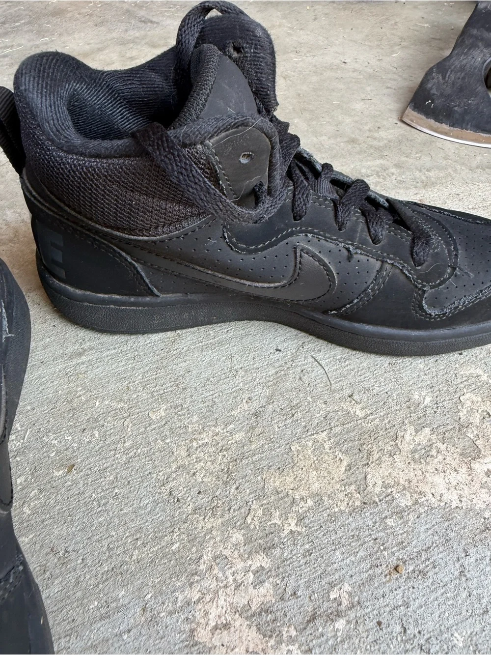 Nike Kids Black Low-Top Sneakers